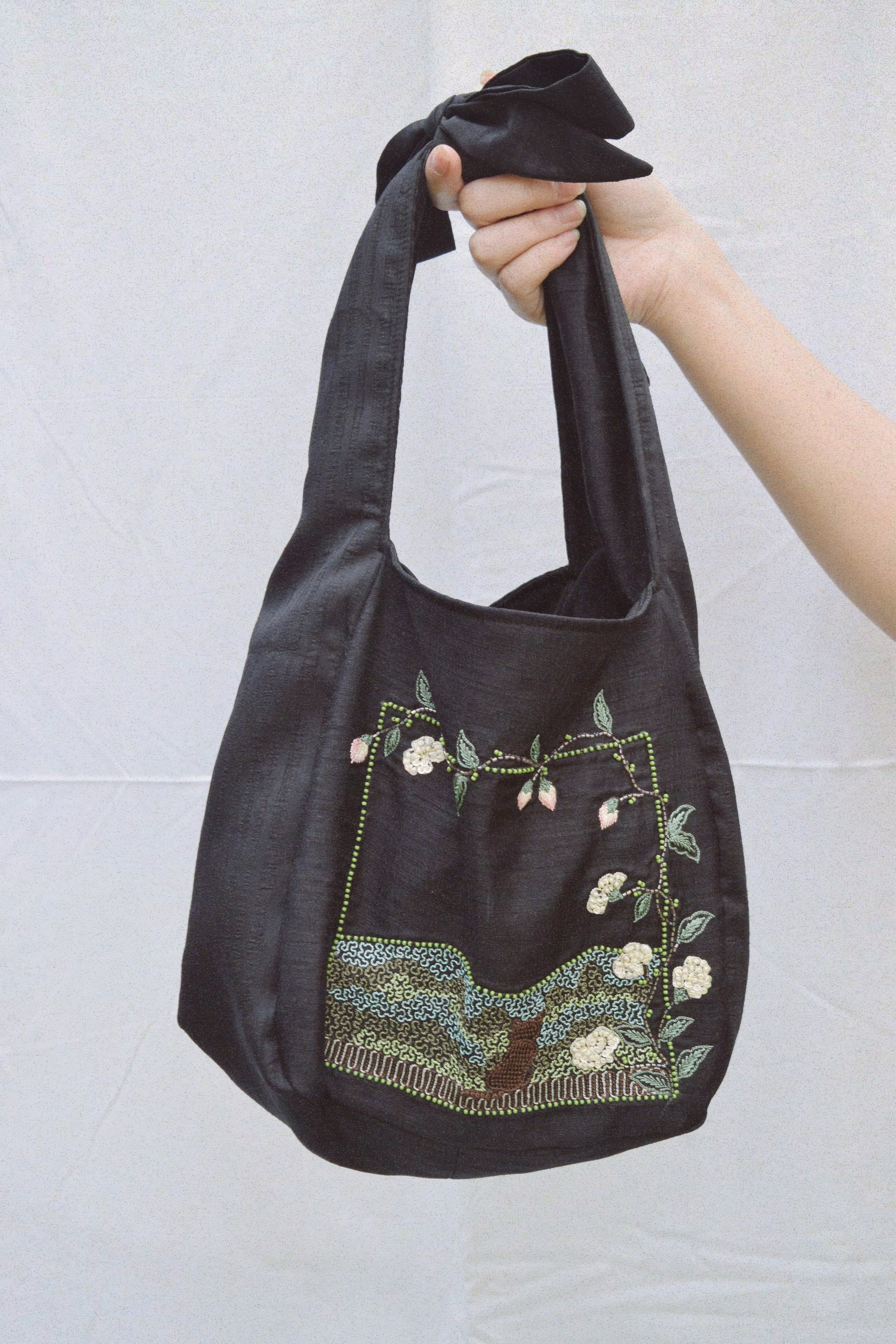 Sunlit Cottage Potli bag