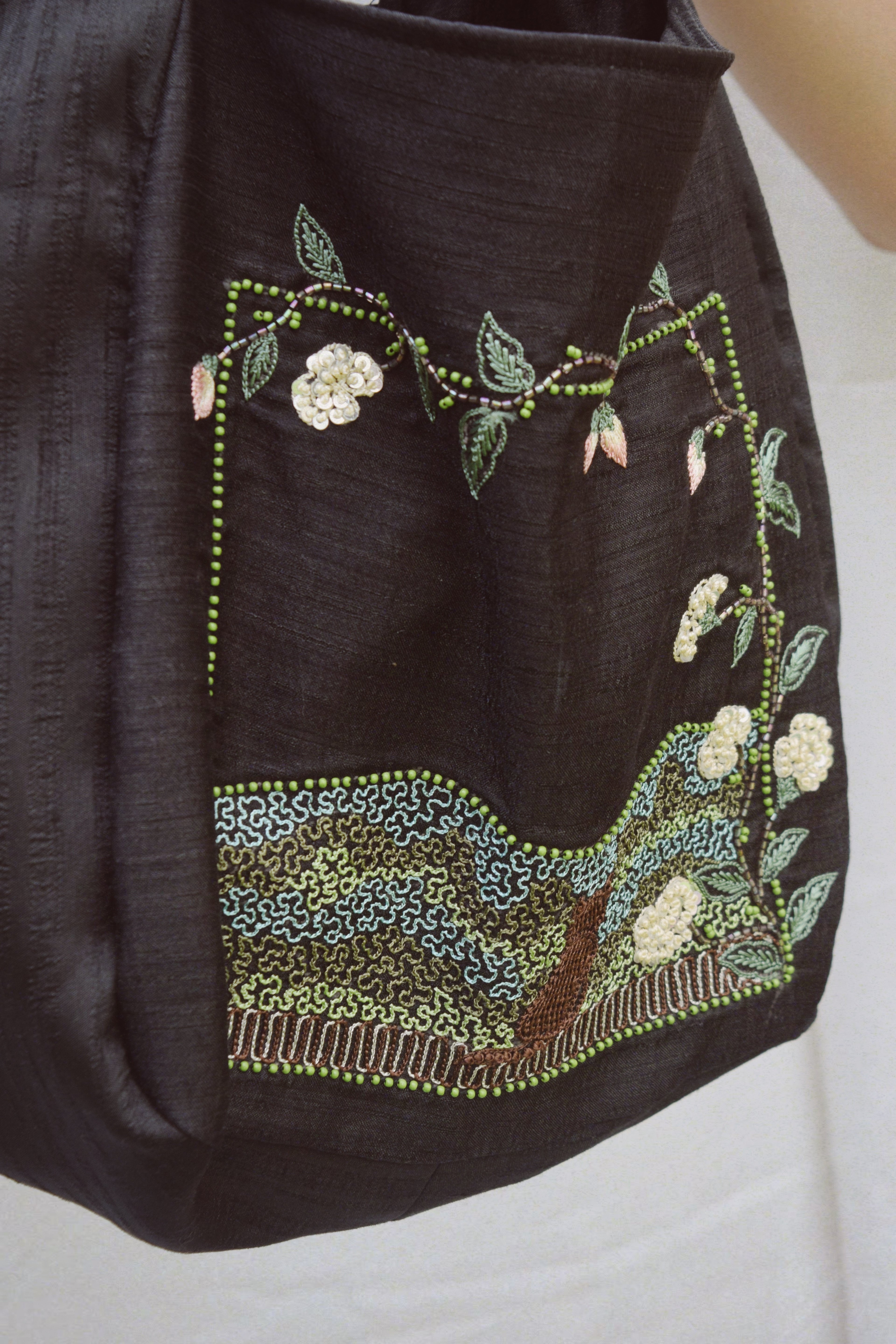 Sunlit Cottage Potli bag